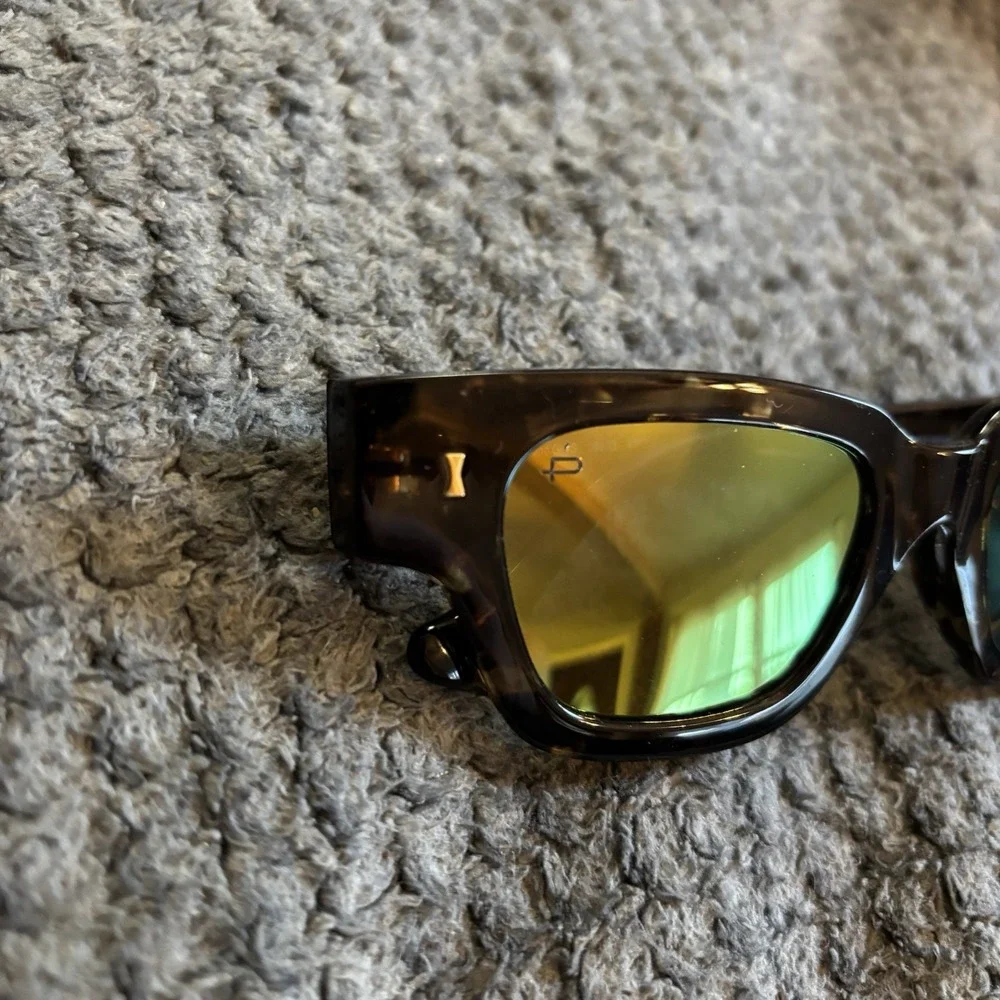 New Prive Revaux Island Girls/s Black‎ Tortoise 48 20 140 Sunglasses Vintage